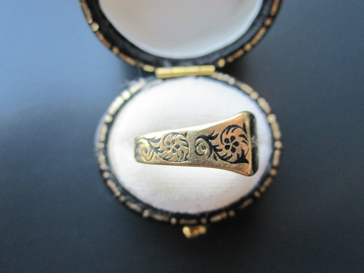 Gothic / Baroque Transition Ring Lieutenant Henry Dove RN 1836