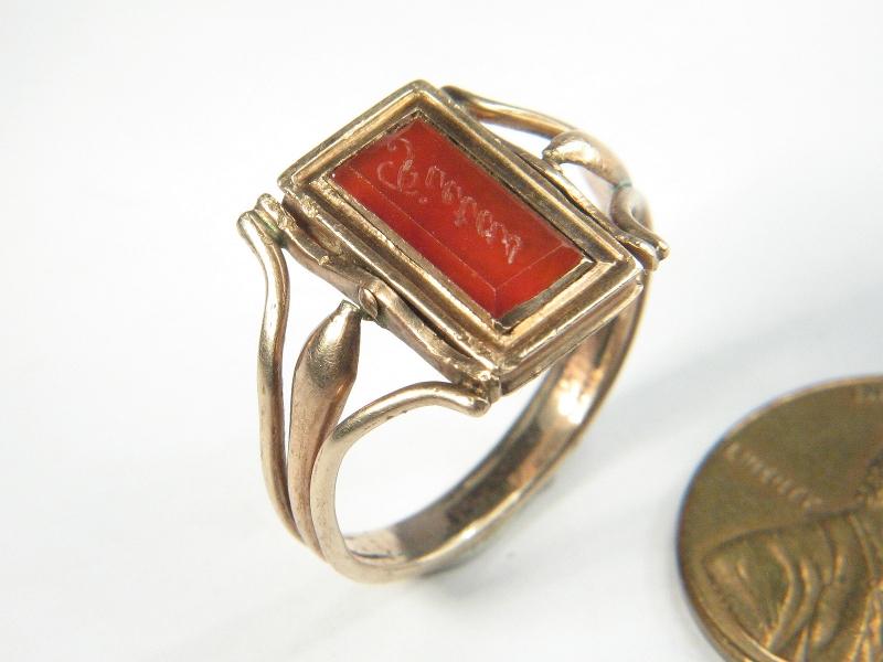 Carnelian swivel ring, early 19th century