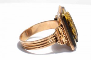 Christmas Post Rococo Ring Late Victorian Shank