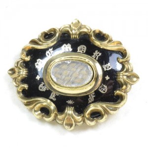 Black Enamel Mourning Brooch Small Text In Memory Of