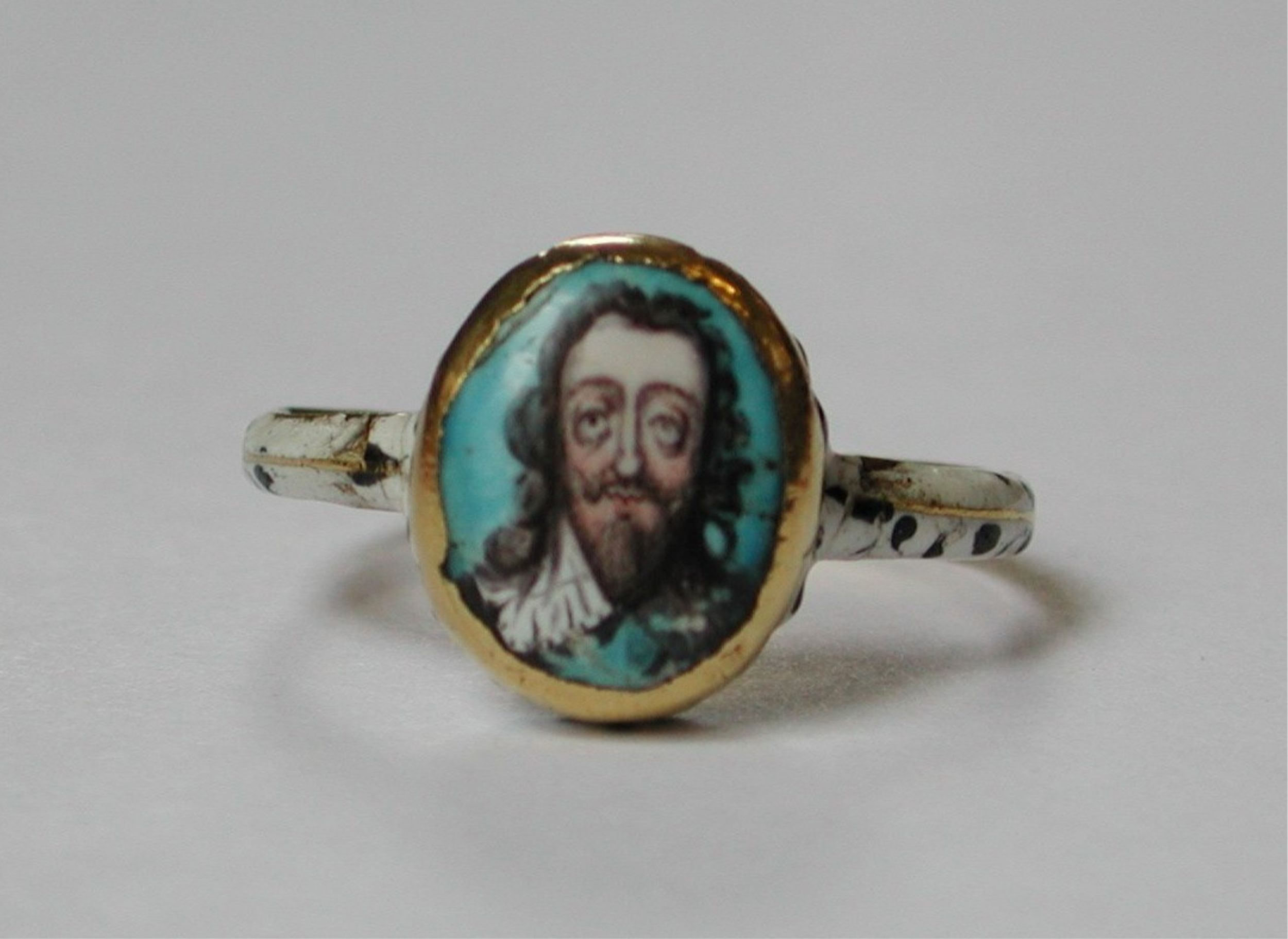 Memorial Ring Commemorating Charles I - Art of Mourning