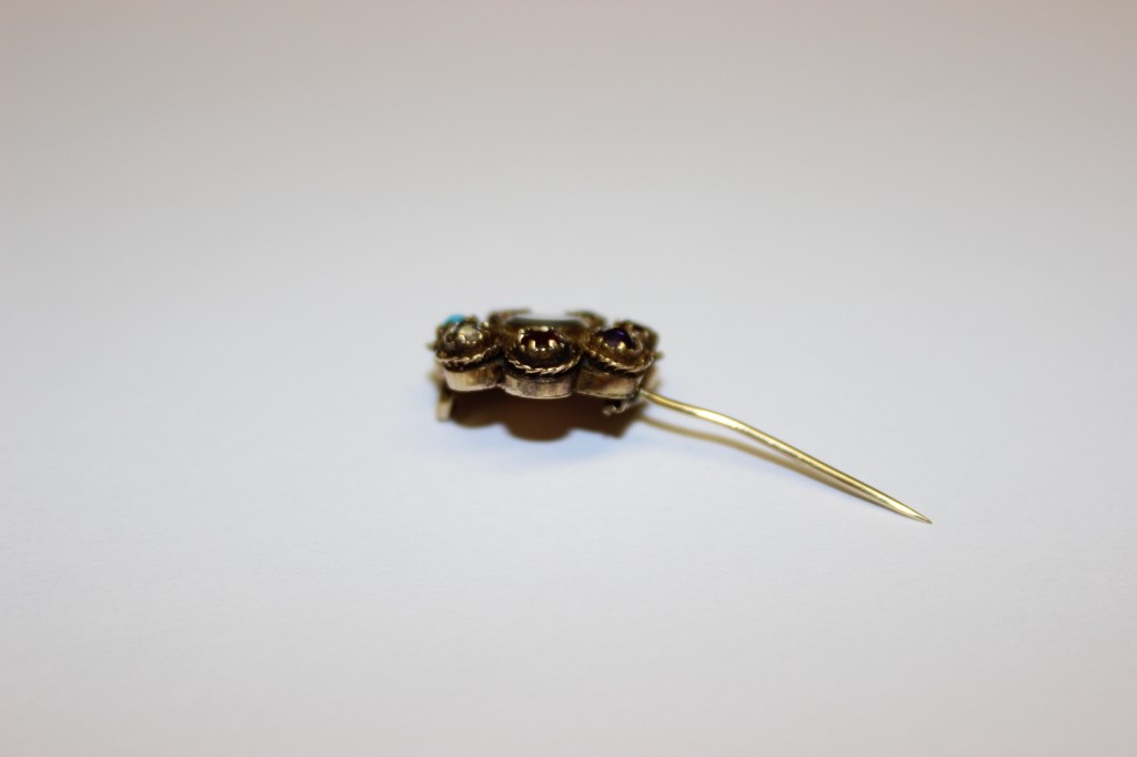 Regard pin early 19th century