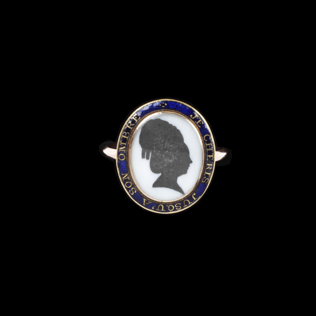 1780 Enamelled gold ring set with a watercolour on ivory silhouette and on the back, a panel of woven hair under glass