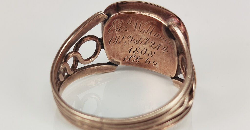 Mourning ring for "Eliz h Wallman OB Feb 24th 1808 AE 62". Courtesy Kalmar Antiques.