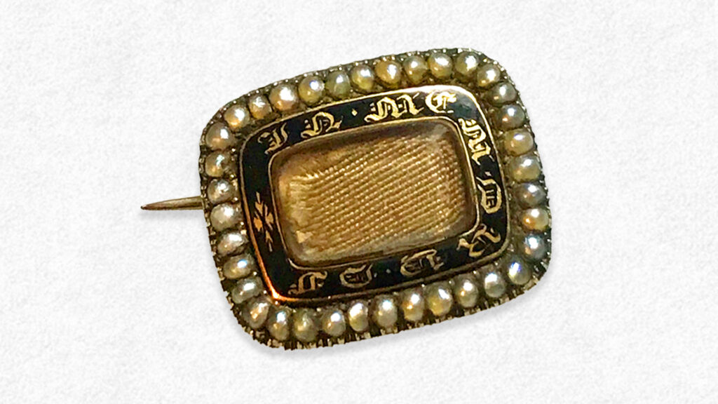 'IN MEMORY OF' pearl Gothic Revival mourning brooch. c.1820s.